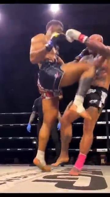 Jump Knee kick🥊 #martialarts #muaythai #kickboxing