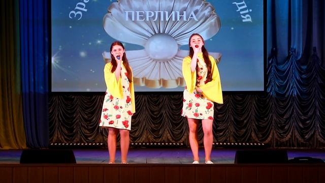 Олійник Катерина та Вероніка - "Молитва за Україну" (музика В.Хлиста,  слова О.Борис)