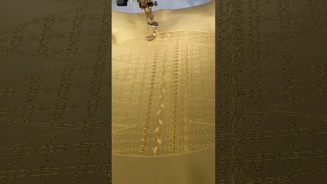 Вышиваем к Пасхе на Bernina b500