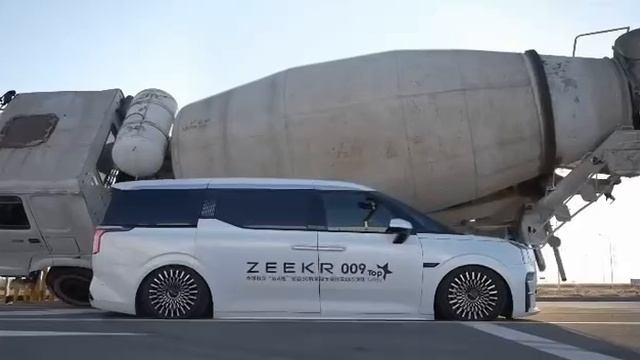 Удивительные вещи творит ZEEKR