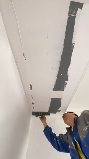 The process of painting the ceiling of a new house #shorts