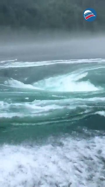 Жуткий водоворот посреди моря у Лофотенского архипелага