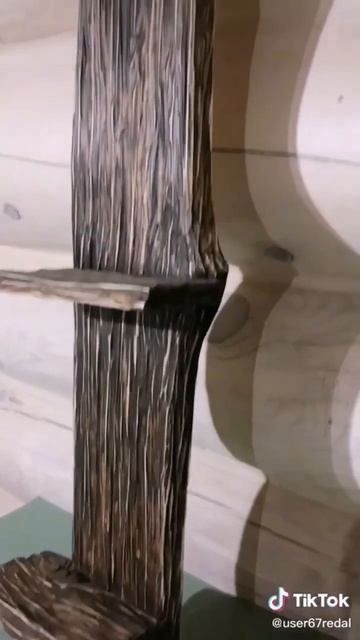 полка из дерева имитации коры.