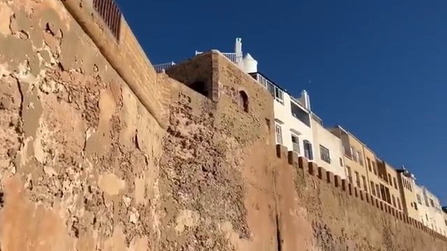 Древний форт на побережье Африки!