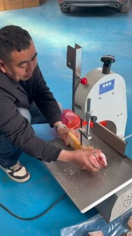 The process of cutting cow's feet easily #shorts