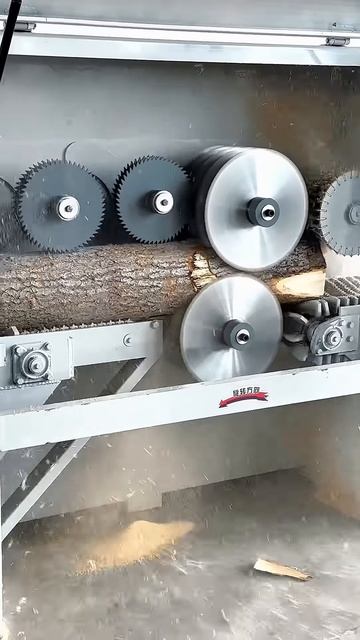 This is what a wood cutting machine looks like whe #shorts