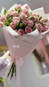 Монобукет из 9 розовых кустовых роз