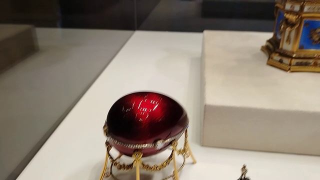 Синяя гостиная музея Фаберже. 9 Пасхальных яиц.