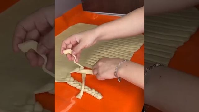 Очень вкусный маковый рулет 🥐

В нем много мака, и мало теста! Все как мы любим 🔥