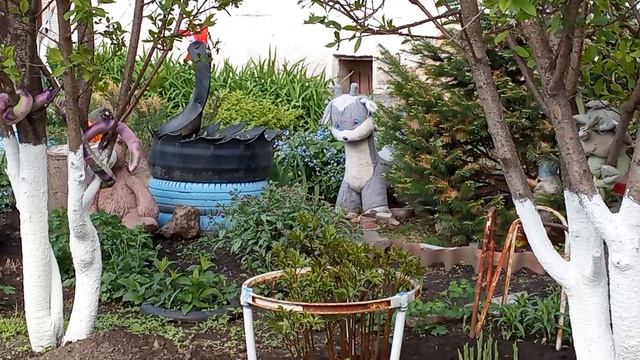 VID_20250511_161636 красивый двор  Новосибирска .