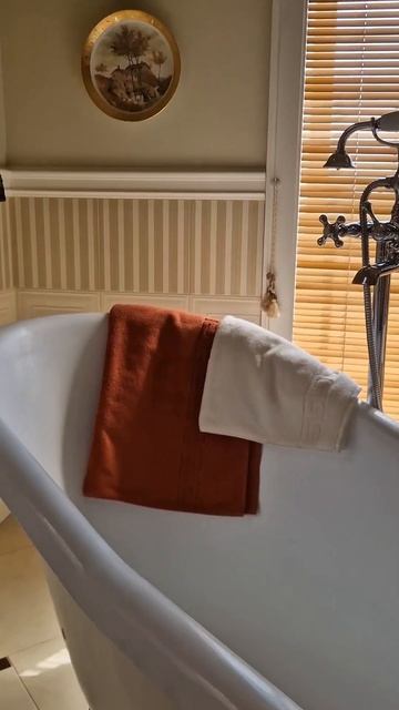 Создай свой уютный уголок с любимыми вещами от Etro и Weset