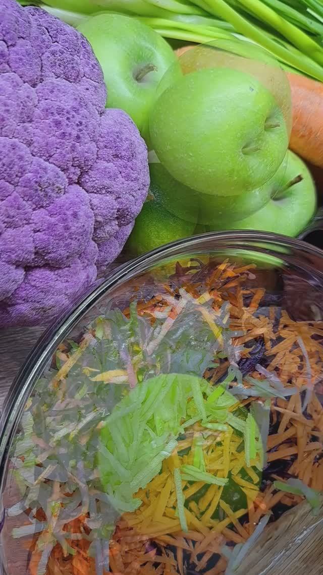 Яркий, полезный салатик из краснокочанной капусты!!!😋😋😋