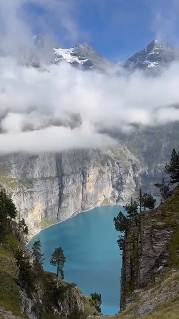 Озеро в Бернских Альпах. Подробнее в телеграмме-https://t.me/turizm100