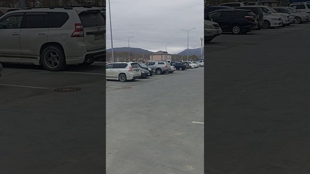 Бесплатная стоянка авто у аэропорта города Южно-Сахалинск. Сахалин
