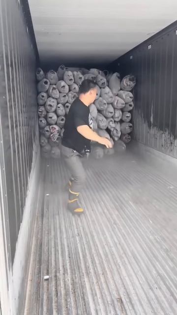 Process of unloading frozen tuna #shorts