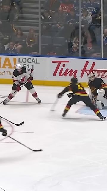 Jack Hughes earns the bragging rights 🚨😈