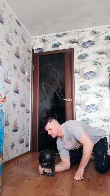 Упражнение "пивная кружка" гиря 24кг 😁🍺