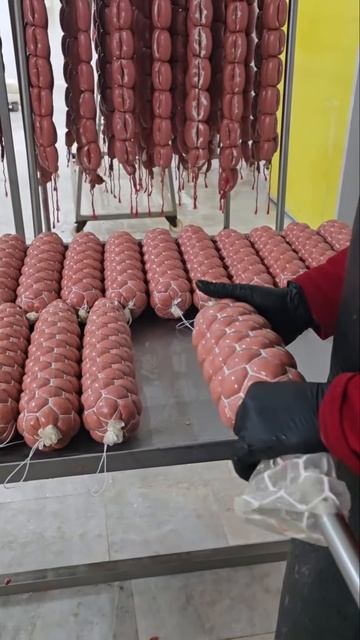The process of putting meat into the net #shorts