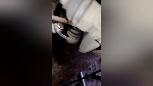 Заменил шаровые опоры.