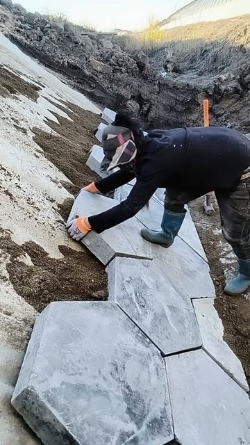 The process of making water channel walls #shorts