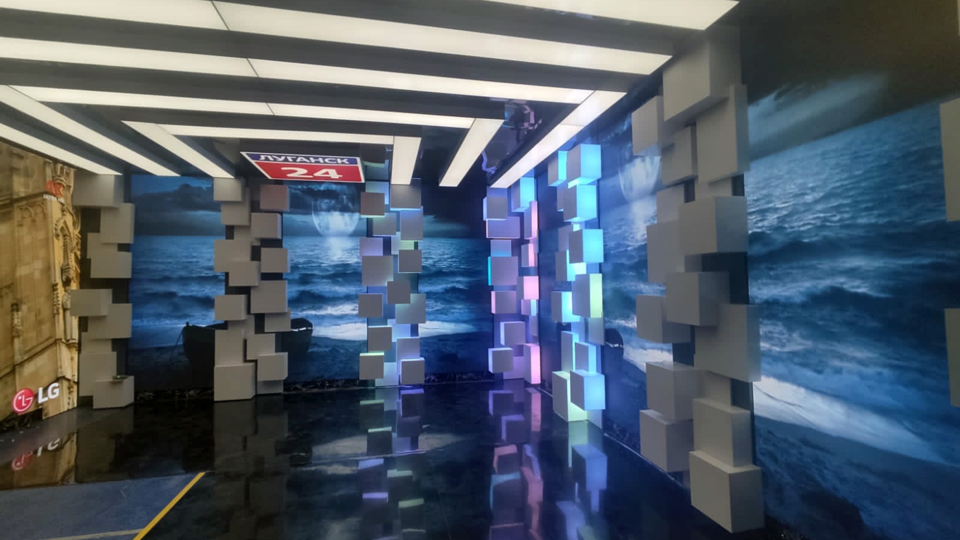 8K LED экран c кулисами в телестудии ГТРК Луганской Народной Республики