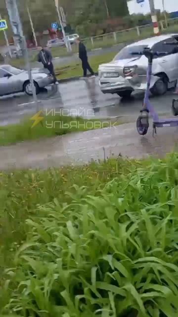 ❗️Сейчас серьёзное ДТП на перекрёстке Камышинская/Самарская.