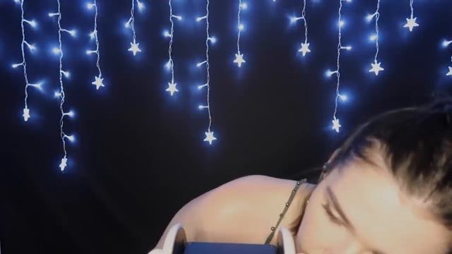 Naiane ASMR. Близкий шёпот, движения рук, звуки рта, итинг с ушка на ушко.