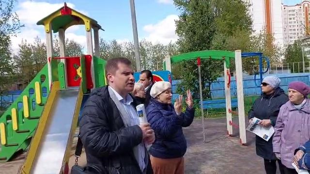 Чириков Михаил провел 
встречу с жителями микрорайона «Силикатная-2" по адресу: Проезд Авиаторов, д