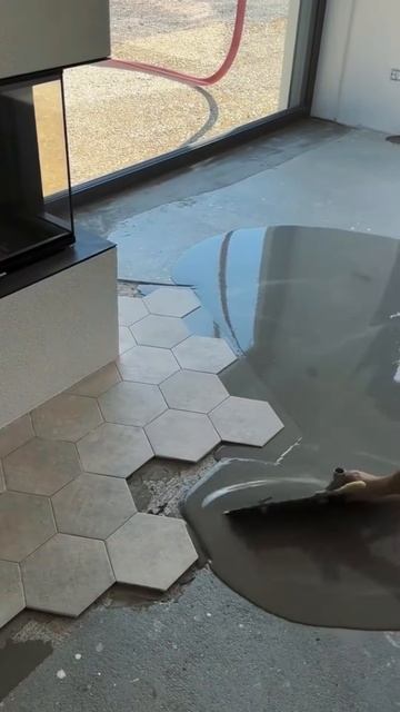 Use liquid cement to smooth the floor of the house #shorts