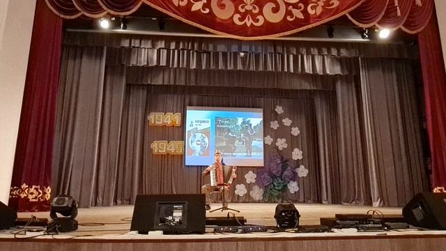 Трефилов Сергей-"Журавли"
1000160412.mp4