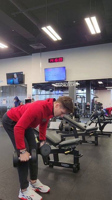 Тяга гантелей в наклоне