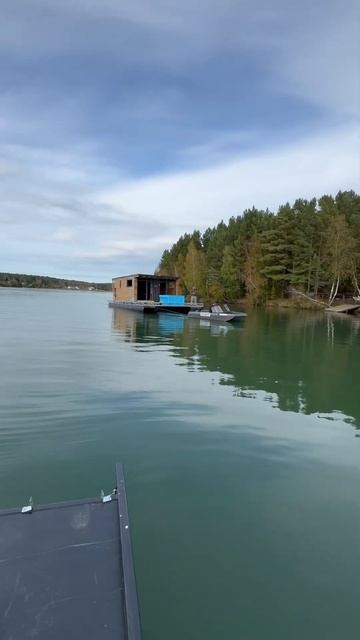 Несамоходная баня на воде. Буксировка на место постоя?