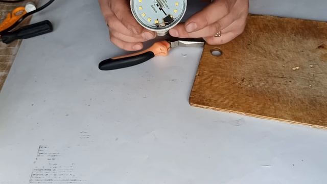 Не ремонтируйте LED лампу так как это сделал я.