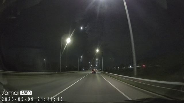 Мотоцикл с коляской безобразничает