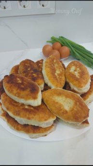 Пирожки с луком и яйцом