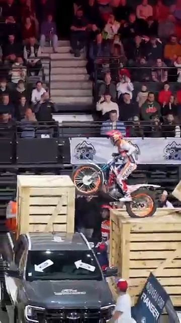 Impossible step ？ 🤔🤔 #bike #moto #motorsport #motorcycle #trial