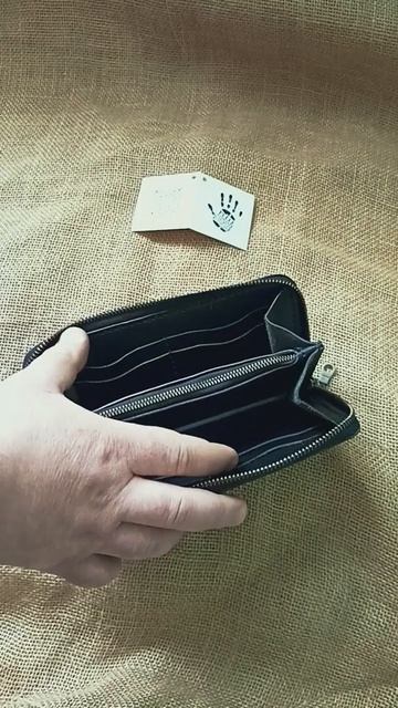 кошелек, ручная работа. изготовлен из натуральной кож?