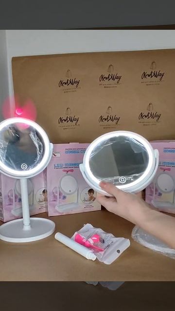 Видео обзор: Настольное зеркало NDW с Led подсветкой Makeup ?
