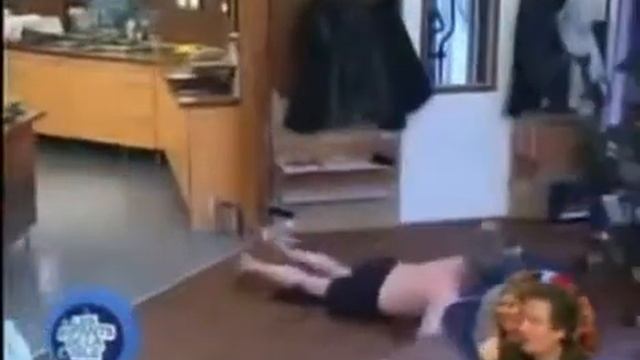 Прикольнулись над мужиком