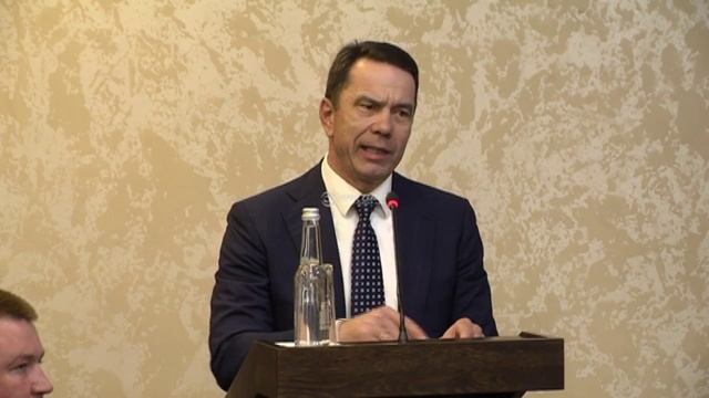 Валерий Левицкий на совещании сенаторов в правительстве Хакасии