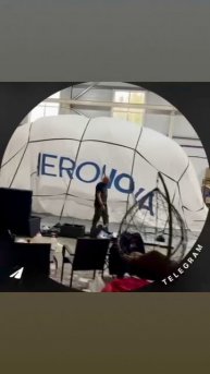 Идет процесс закачки гелия в оболочку беспилотного дирижабля NOVA 01