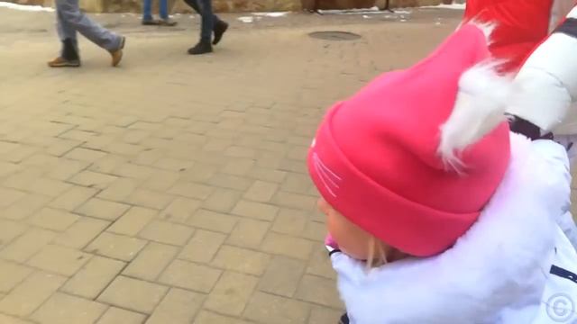 Лайк Настя и зимние развлечения с друзьями