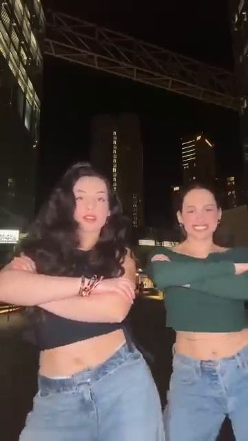 sha- sha- shakira I like latinas #dancetrend #girllikeme #shakira #latinas #blackeyedpeas #dc
