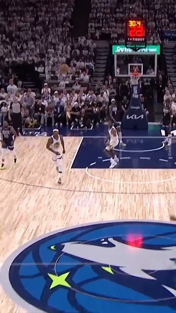 RANDLE WITH THE AND-1!
