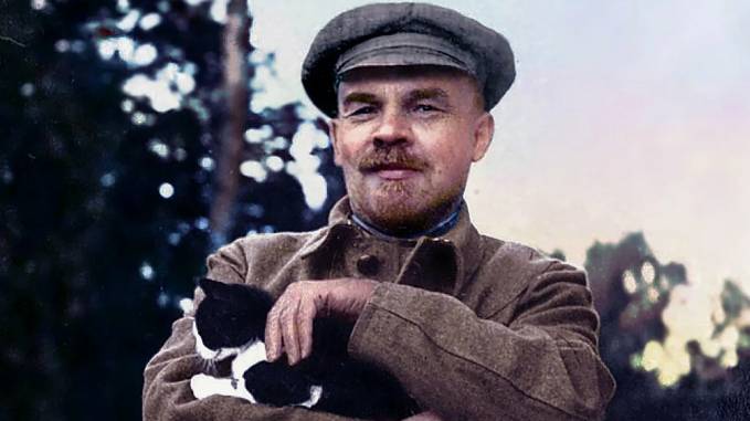 Ленин с котиком.