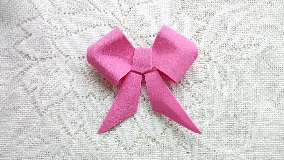 Бант из фоамирана. Это прекрасная альтернатива банту из ленты. Сделать за 1 минуту!