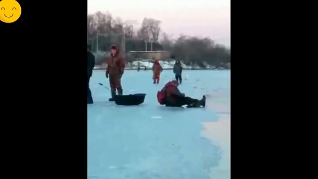 Смешные приколы с рыбаками на рыбалке или улетная рыбалка с прикольными рыбаками