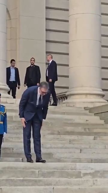 А так Сербия встречала своего президента после праздничного визита в Москву на День Победы
