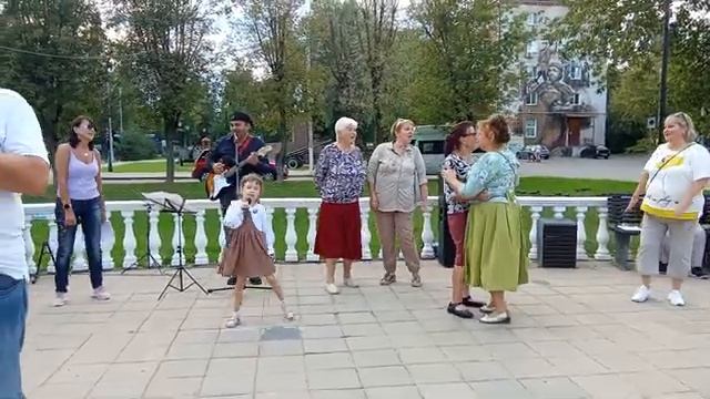 6 летняя звезда Российской эстрады Катюша Песня про дочку Адриано Челентано Надюша из Братеево  [get