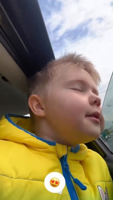 Йослик: Мой лучезарный Стеф 😍